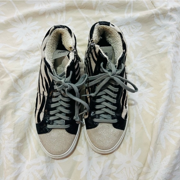 P448 Star Zebra High Top Zip Sneakers 37 - Picture 2 of 11